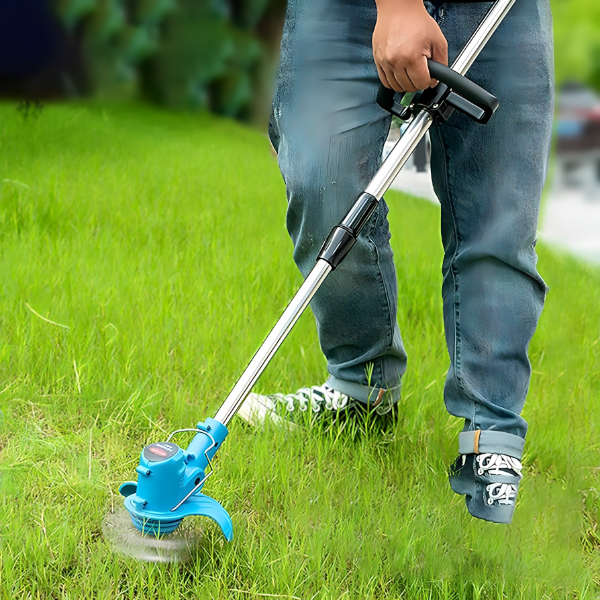 Aku trimer za travu sa 2 baterije