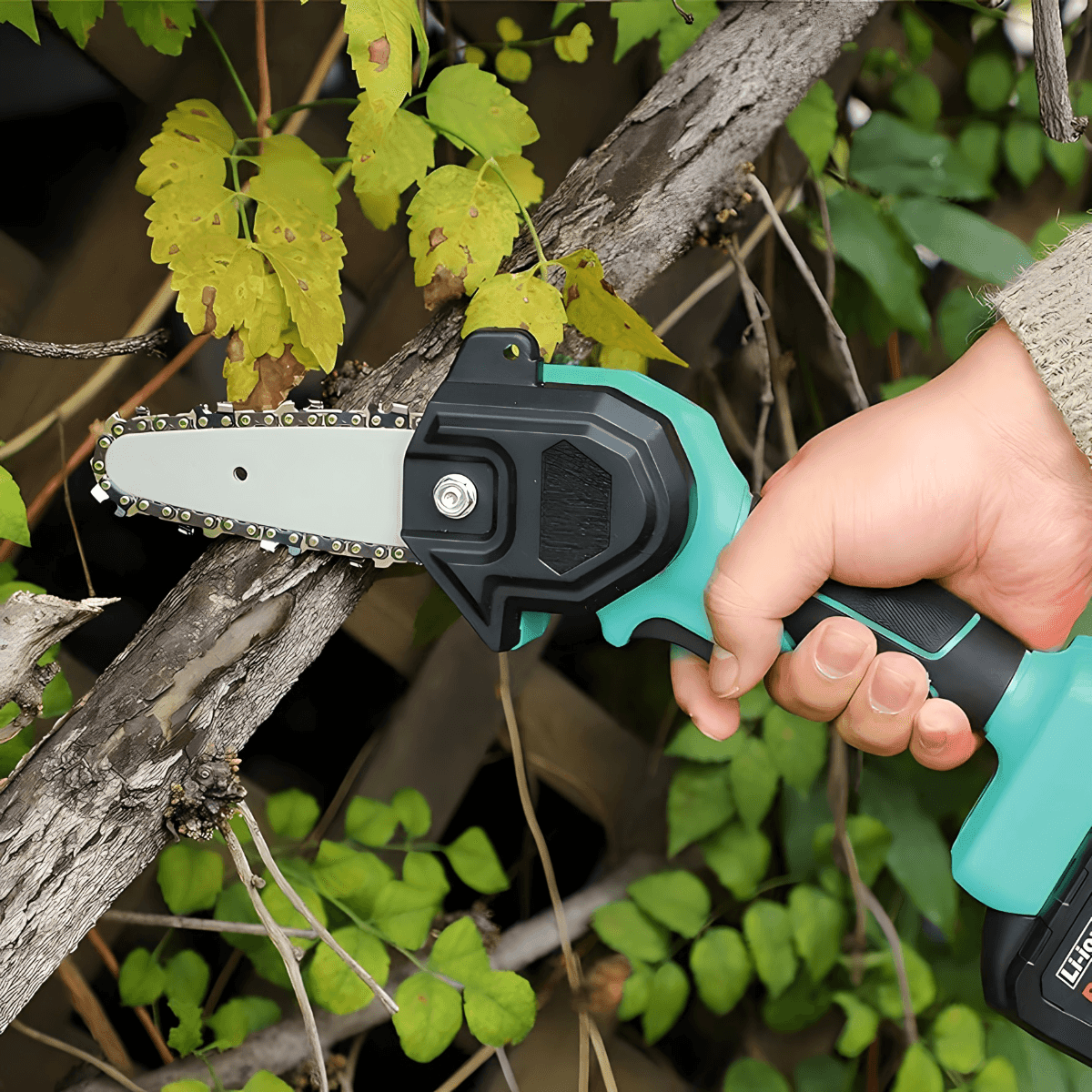 Električna pila za drva + 2 baterije u setu